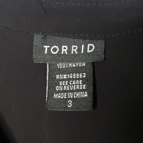 Torrid Black Opaque Challis Dolman Sleeve Blouse - Picture 10 of 12